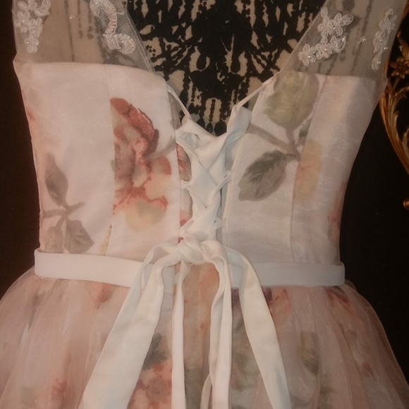 Gorgeous custom made gown - Picture 8 of 14